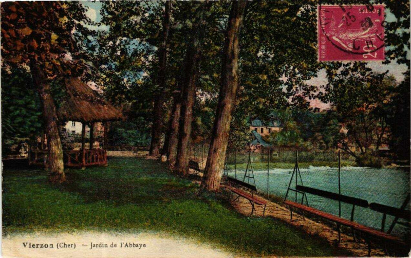Carte postale ancienne Vierzon Jardin de l'Abbaye à Vierzon