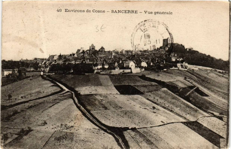 Carte postale ancienne Env. de Cosne Sancerre Vue générale à Sancerre