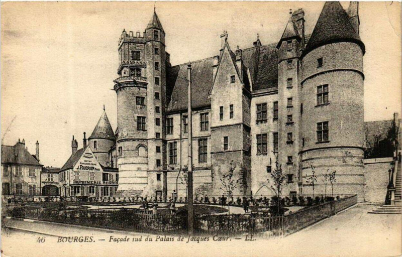 Carte postale ancienne Bourges Facade sud du Palais de Jacques Coeur à Bourges