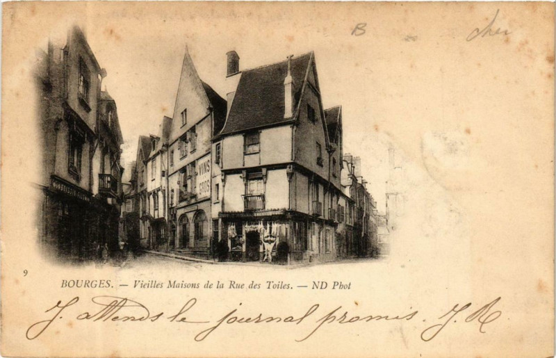 Carte postale ancienne Bourges Vieilles Maisons de la Rue des Toiles à Bourges