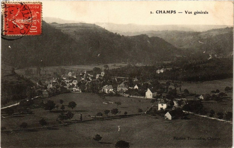 Carte postale ancienne Champs Vue générale