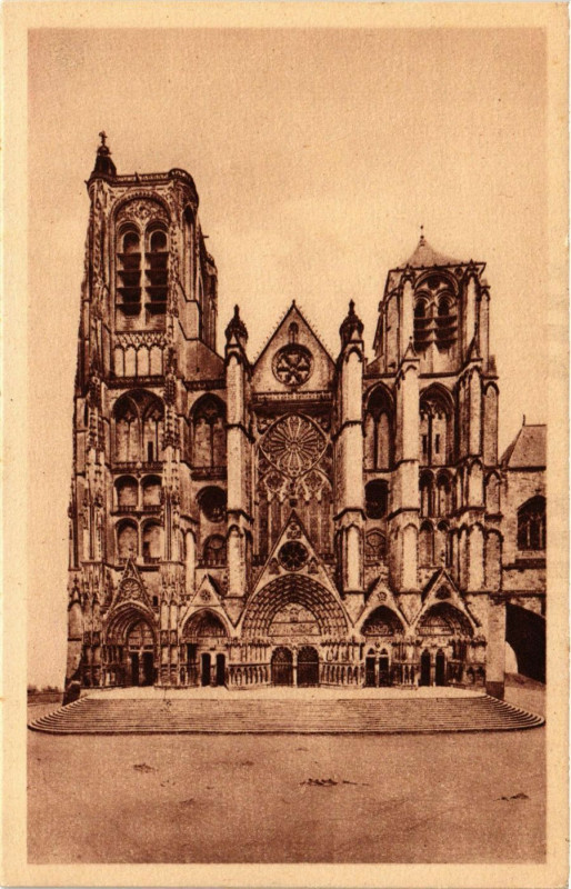 Carte postale ancienne Bourges - La Cathédrale à Bourges