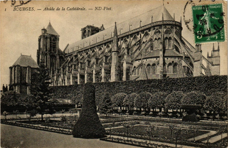 Carte postale ancienne Bourges - Abside de la Cathédrale à Bourges