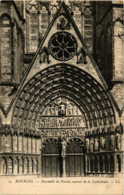 Carte postale ancienne Bourges - Ensemble du Porche Central de la Cathédrale à Bourges