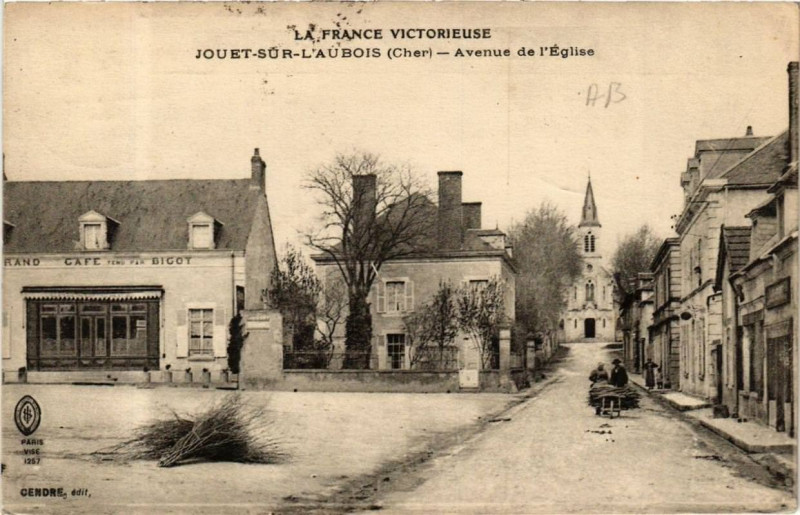 Carte postale ancienne Jouet-sur-l'Aubois Avenue de Eglise à Jouet-sur-l'Aubois
