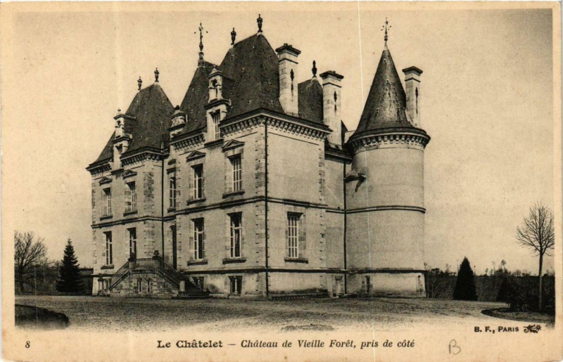 Carte postale ancienne Le Chatelet Chateau de Vieille Foret, pris de coté