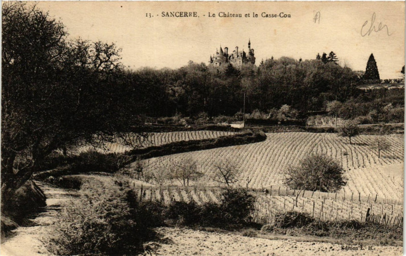 Carte postale ancienne Sancerre - Le Chateau et le Casse-Cou à Sancerre