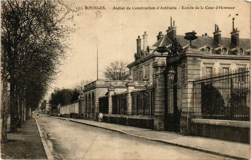 Carte postale ancienne Bourges - Atelier de Construction d'Artillerie à Bourges