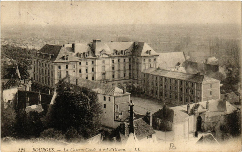 Carte postale ancienne Bourges - La Caserne Condé - a vol d'Oiseau à Bourges
