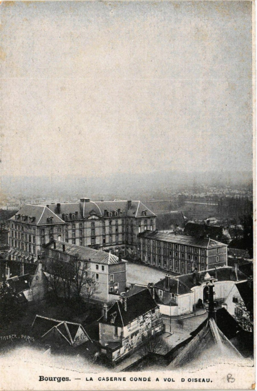 Carte postale ancienne Bourges - La Caserne Condé a vol d'oiseau à Bourges