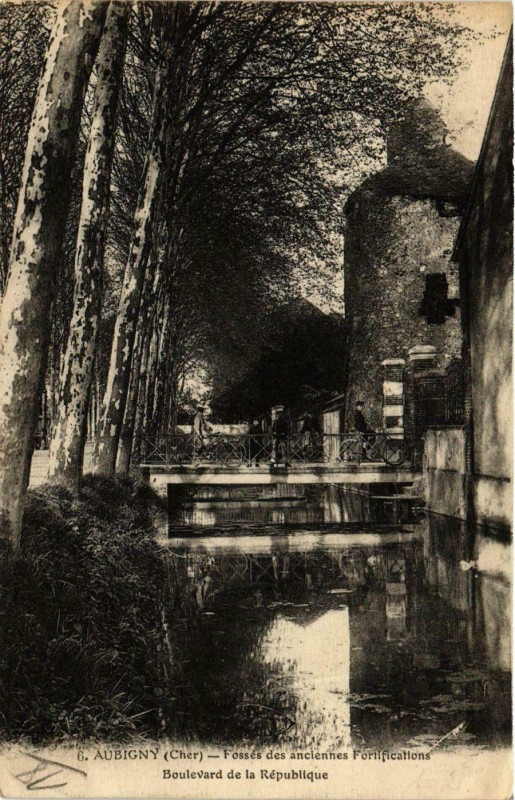 Carte postale ancienne Aubigny Fossés des anciennes Fortifications