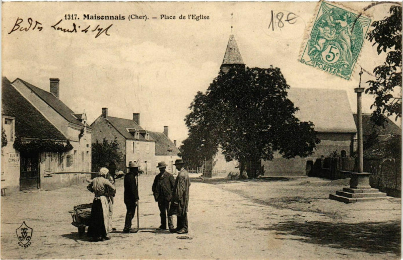 Carte postale ancienne Maisonnais Place de l'Eglise à Maisonnais