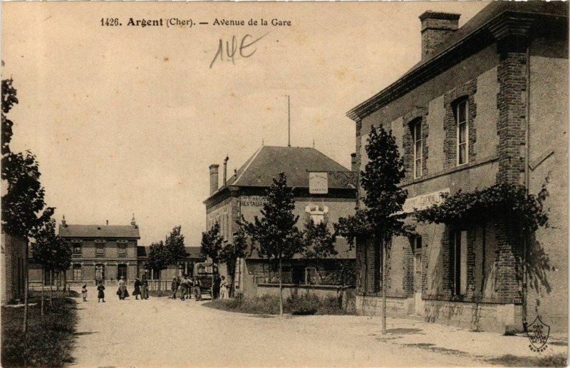 Carte postale ancienne Argent Avenue de la Gare