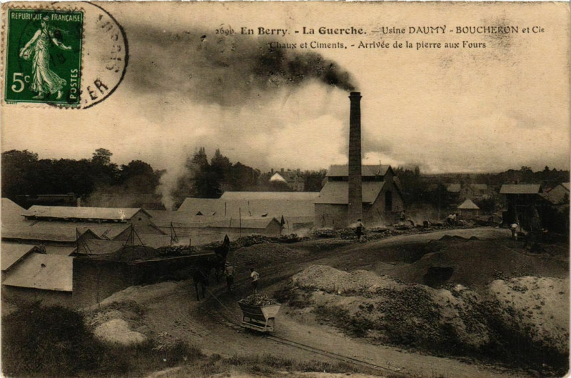 Carte postale ancienne En Berry. La Guerche Usine Daumy - Boucheron