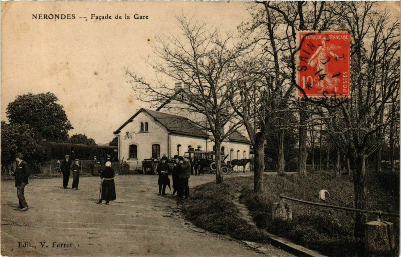 Carte postale ancienne Nerondes Facade de la Gare à Nérondes