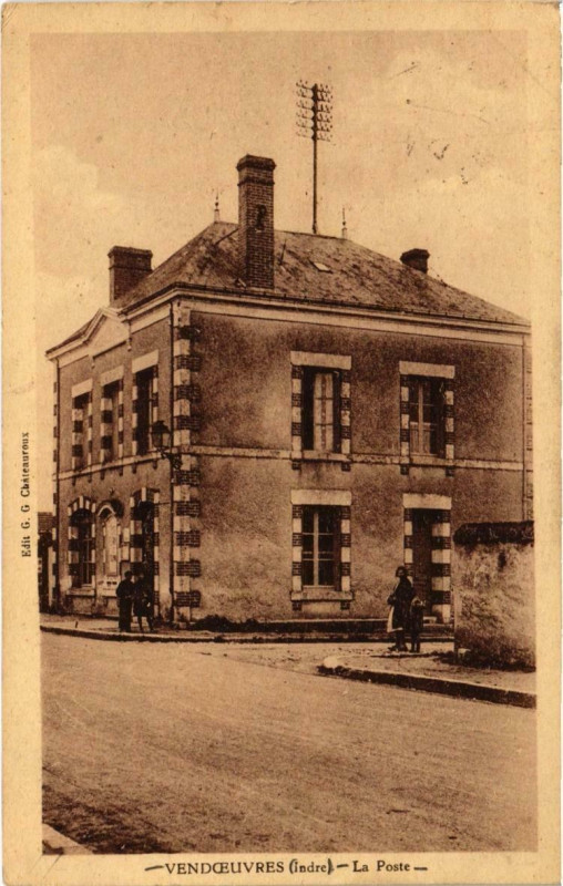 Carte postale ancienne Vendoeuvres - La Poste à Vendoeuvres