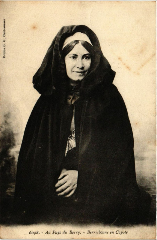 Carte postale ancienne Au Pays du Berry - Berrichonne en Capote