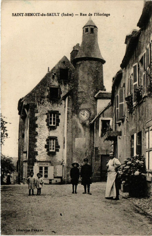 Carte postale ancienne Saint-Benoit-de-Sault - Rue du l'Horloge
