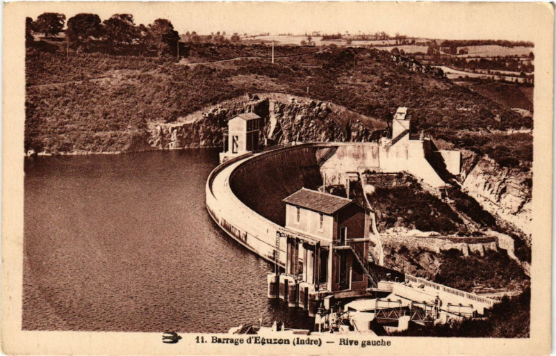 Carte postale ancienne Barrage d'Eguzon - Rive gauche
