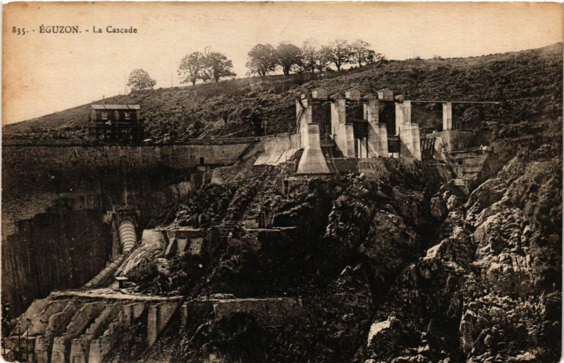 Carte postale ancienne Eguzon - La Cascade