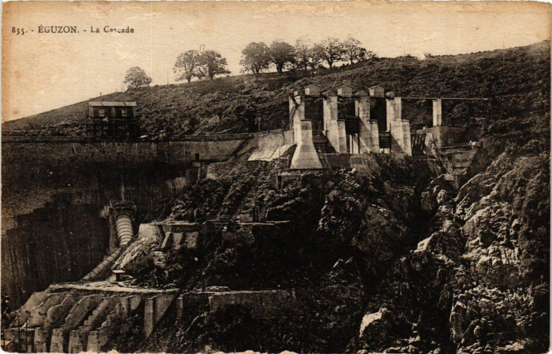 Carte postale ancienne Eguzon - La Cascade