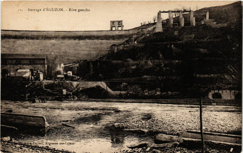 Carte postale ancienne Barrage d'Eguzon - Rive gauche