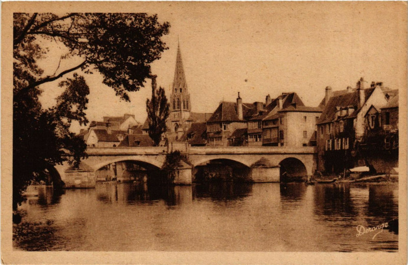 Carte postale ancienne Argenton-sur-Creuse - Le Pont sur a Creuse l'Eglise à Argenton-sur-Creuse