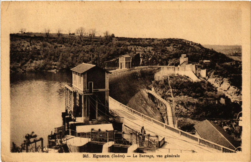 Carte postale ancienne Eguzon - Le Barrage vue générale