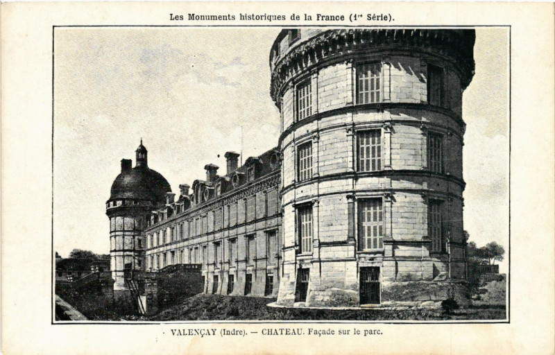 Carte postale ancienne Valencay - Chateau Facade sur le parc à Valençay