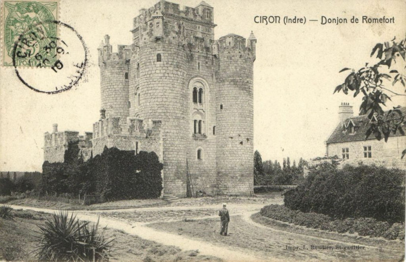 Carte postale ancienne Ciron - Donjon de Romefort à Ciron