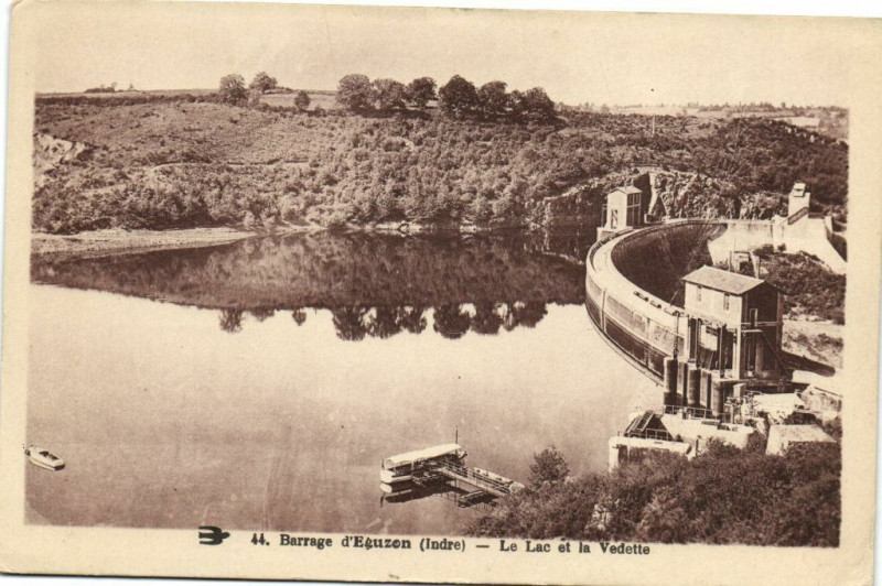Carte postale ancienne Barrage d'Eguzon - Le Lac et la Vedette