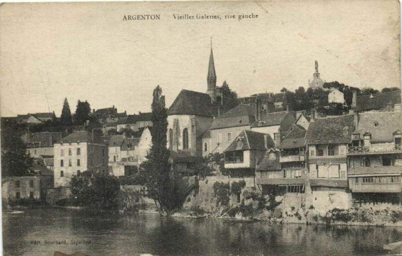Carte postale ancienne Argenton - Vieiles Galeries rive gauche