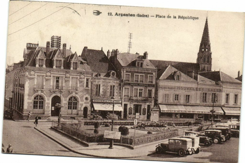 Carte postale ancienne Argenton - Place de la République