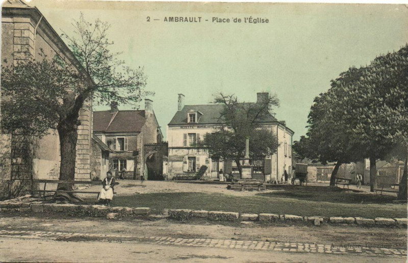 Carte postale ancienne Ambrault - Place de l'Eglise à Ambrault