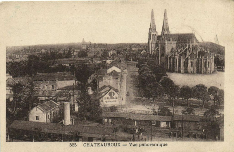 Carte postale ancienne Chateauroux Vue panoramique à Châteauroux