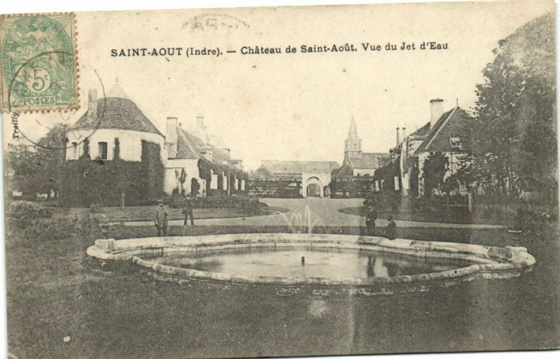Carte postale ancienne Saint-Aout - Chateau de Saint-Aout Vue du Jet d'Eau à Saint-Août