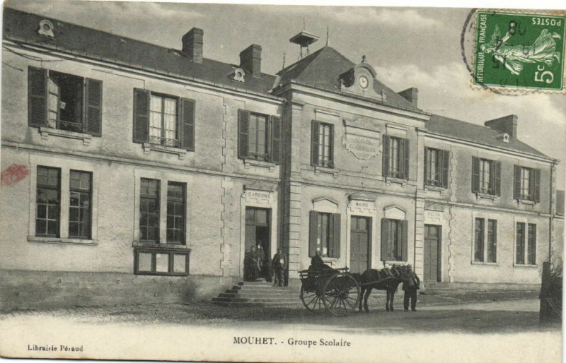 Carte postale ancienne Mouchet - Groups Scolaire