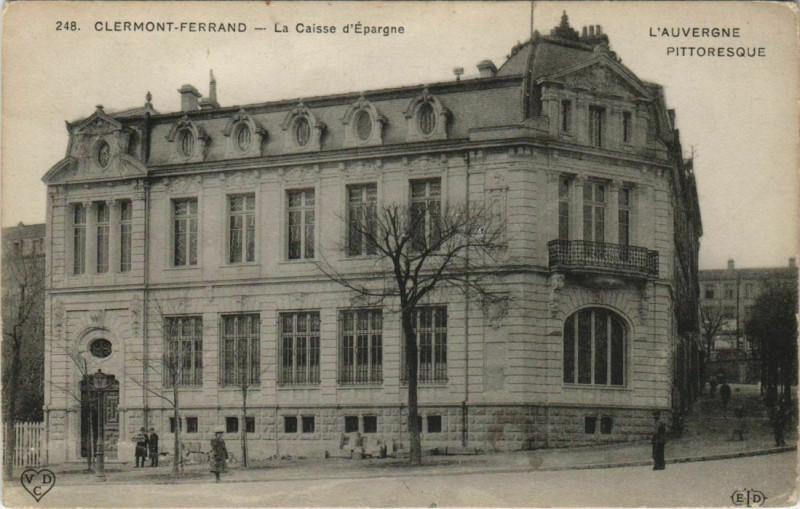 Carte postale ancienne Clermont-Ferrand La Caisse d'Epargne à Clermont-Ferrand