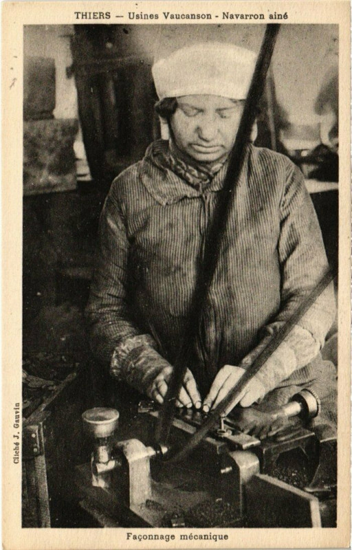 Carte postale ancienne Thiers - Usines Vaucanson - Navarron aine à Thiers