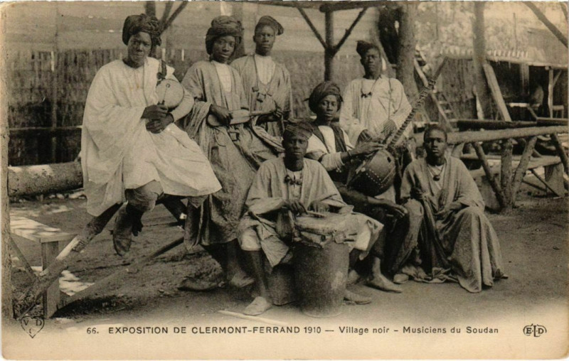 Carte postale ancienne Expo de Clermont-Ferrand 1910 - Musiciens de Soudan à Clermont-Ferrand