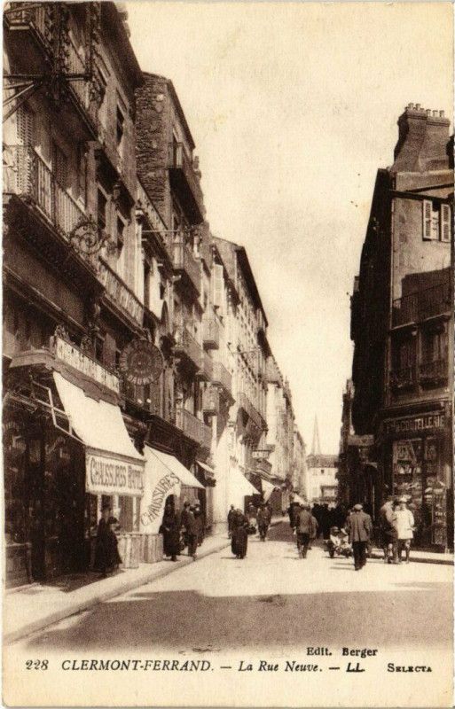 Carte postale ancienne Clermont-Ferrand - Rue Neuve à Clermont-Ferrand