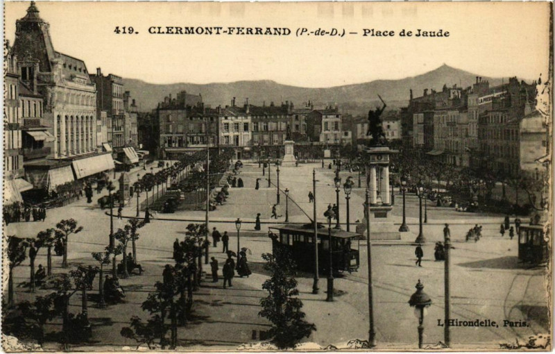 Carte postale ancienne Clermont-Ferrand - Place de Jaude à Clermont-Ferrand