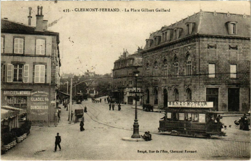Carte postale ancienne Clermont-Ferrand - Place Gilbert Gaillard à Clermont-Ferrand