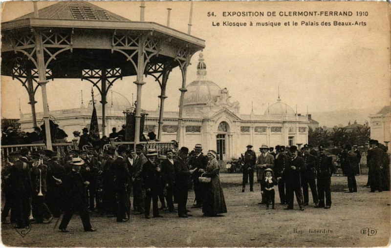 Carte postale ancienne Clermont-Ferrand - Le Kiosque a musique et le Palais des Beaux Arts à Clermont-Ferrand