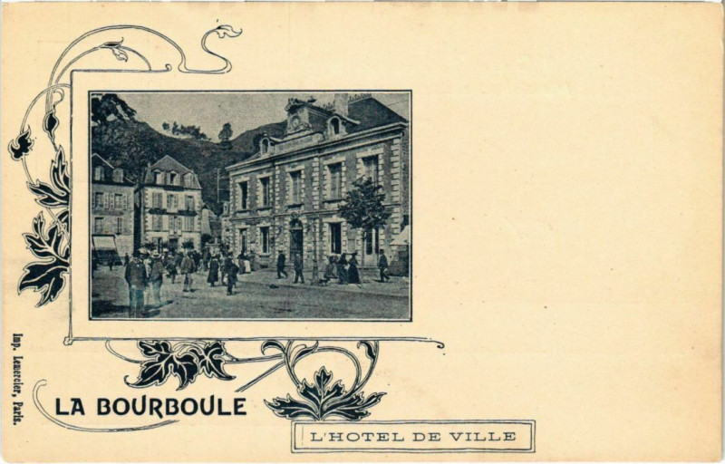 Carte postale ancienne La Bourboule - Hotel-de-Ville à La Bourboule