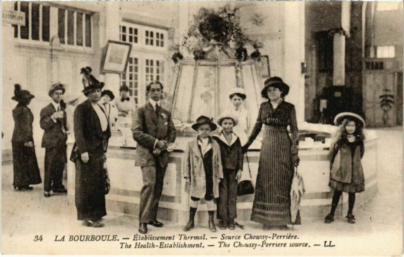 Carte postale ancienne La Bourboule - Etabl. THERMal - Source Choussy-Perriere à La Bourboule