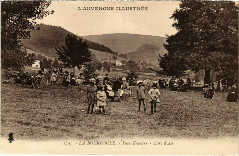 Carte postale ancienne La Bourboule - Parc Fenestre - Cure d'air à La Bourboule