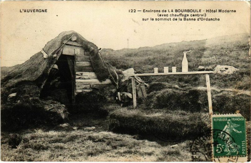 Carte postale ancienne La Bourboule - Hotel Moderne sur le sommet à La Bourboule