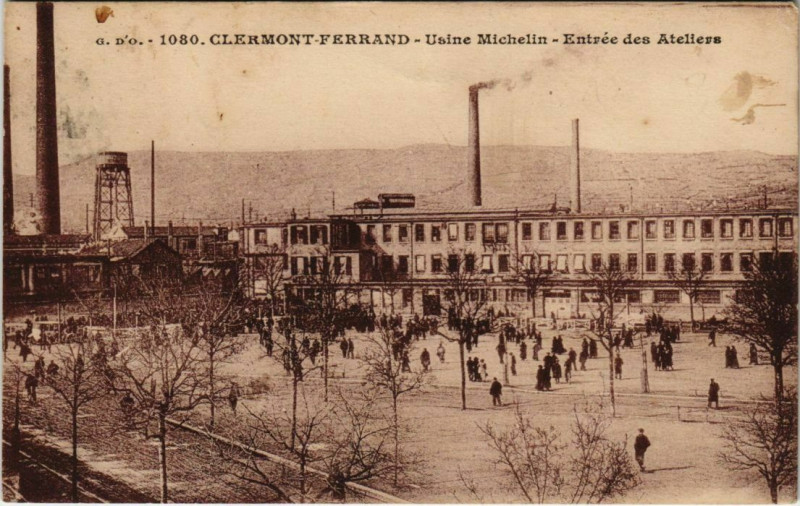 Carte postale ancienne Usine Michelin - Entrée des Ateliers