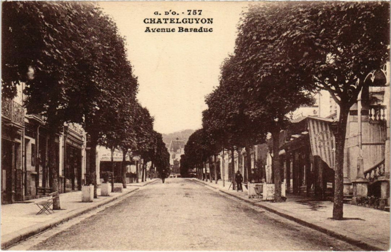 Carte postale ancienne Chatel-Guyon - Avenue Baraduc à Châtel-Guyon